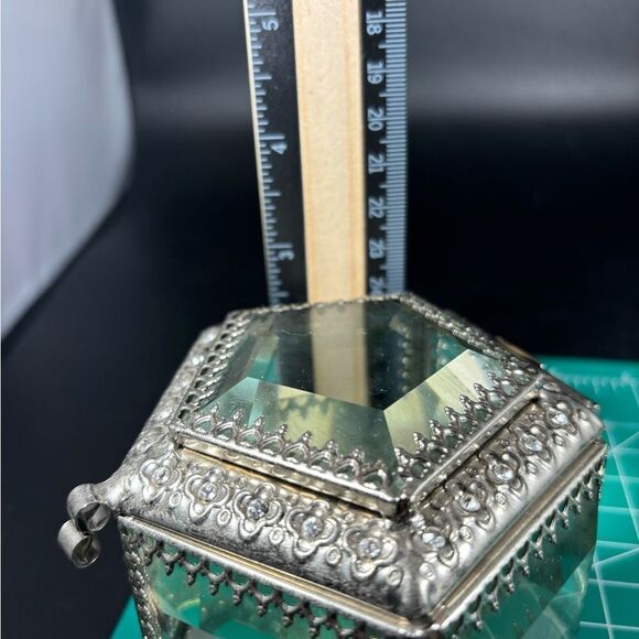 Nicole Miller Silver Tone Beveled Glass Footed Ornate Jewelry/Trinket Box - Picture 6 of 7